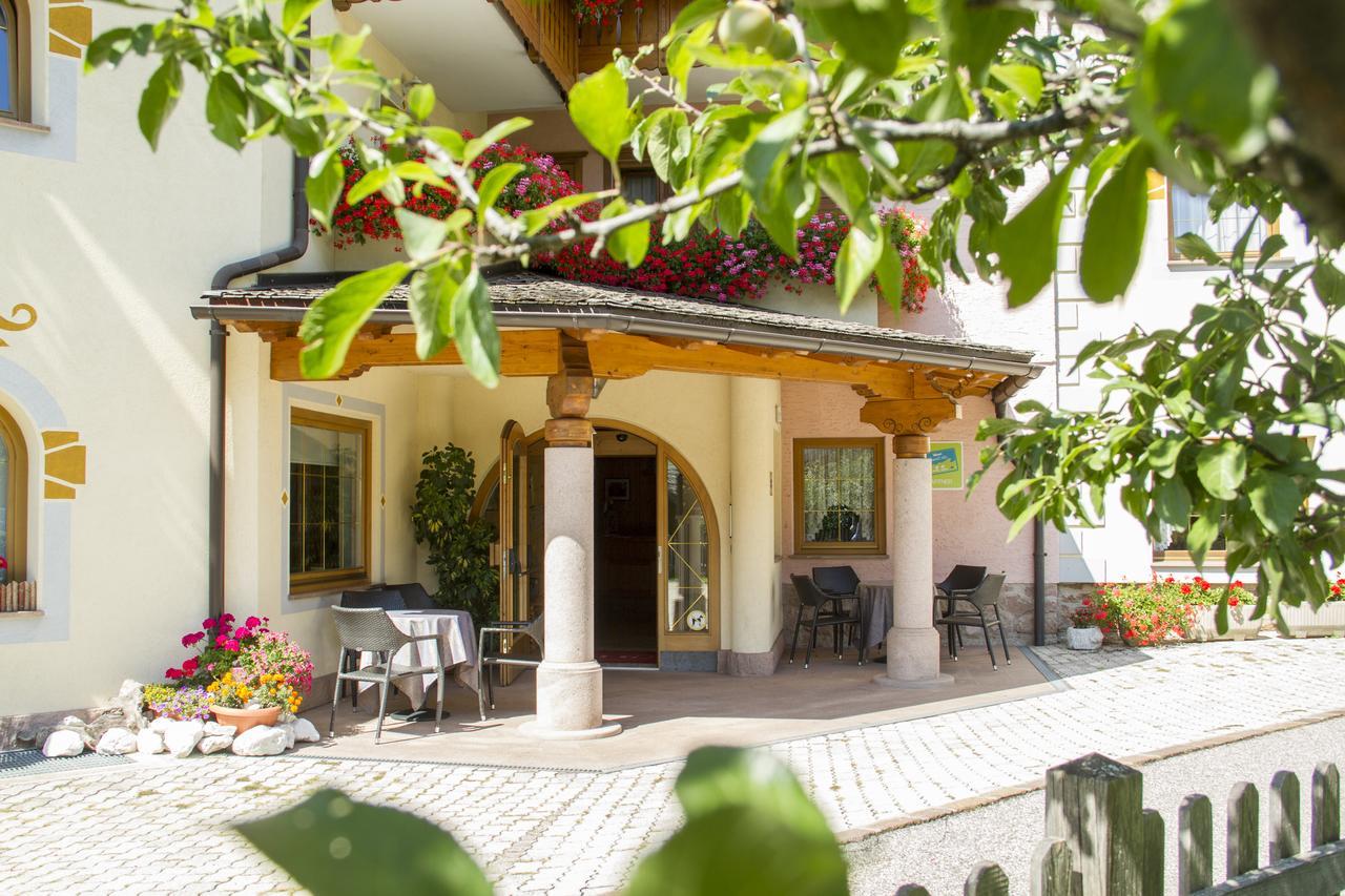 Hotel Genzianella Ziano Di Fiemme Exterior photo